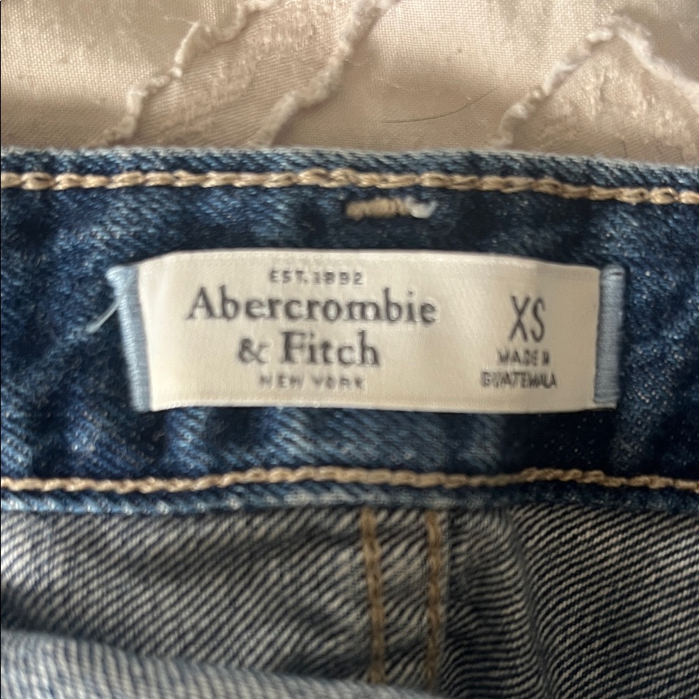 3 items for $20 ๐ Abercrombie & Fitch Blue Denim Women's Overall - Picture 3 of 10